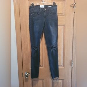 Frame Le Skinny De Jeanne Destroyed Raw Hem Jeans EUC!